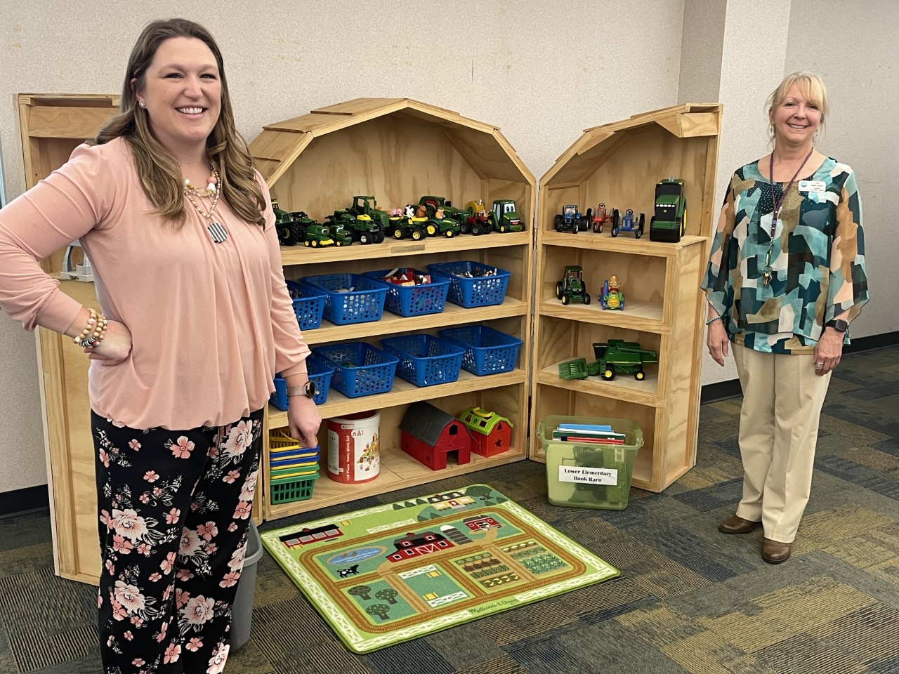 Danville Public Library Gets Special AG WEEK Donation from Vermilion