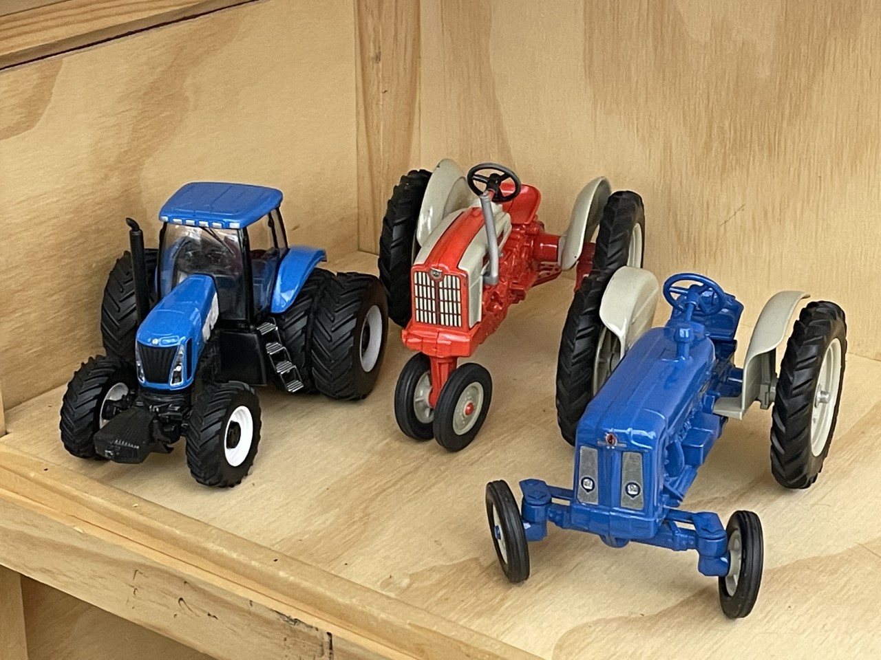 Danville Public Library Gets Special AG WEEK Donation from Vermilion